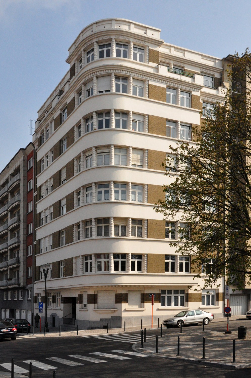 Résidence La Marquise, Van Hamméestraat 2, arch. R. Notéris, 1936.