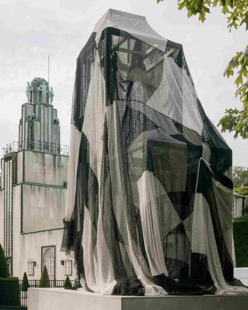 "Urban Folly II – Emilie Louise Flöge" by Stephan Goldrajch | Stijn Bollaert © urban.brussels