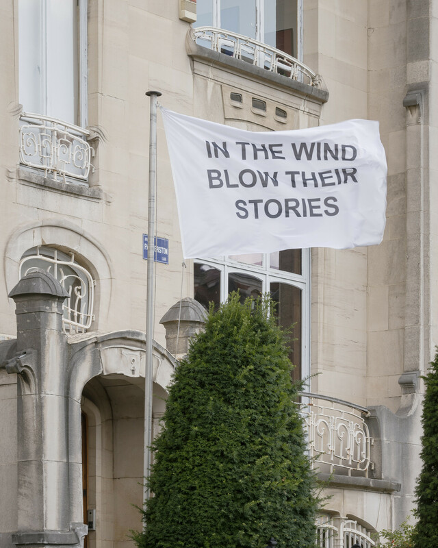 L’œuvre « In The Wind Blow Their Stories »