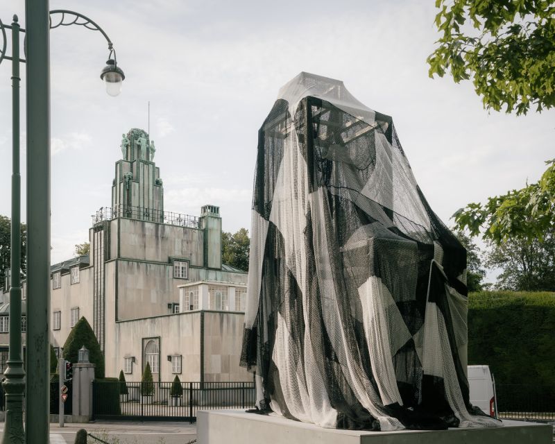 "Urban Folly II – Emilie Louise Flöge" by Stephan Goldrajch | Tervurenlaan in Sint-Pieters-Woluwe | Stijn Bollaert © urban.brussels
