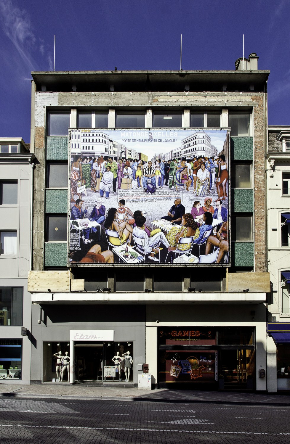 Matonge – Elsene, “Porte de Namur! Porte de l’Amour?” (Chéry Samba), Elsensesteenweg 7 (Elsene). Françoise Waltéry © MRBC - MBHG