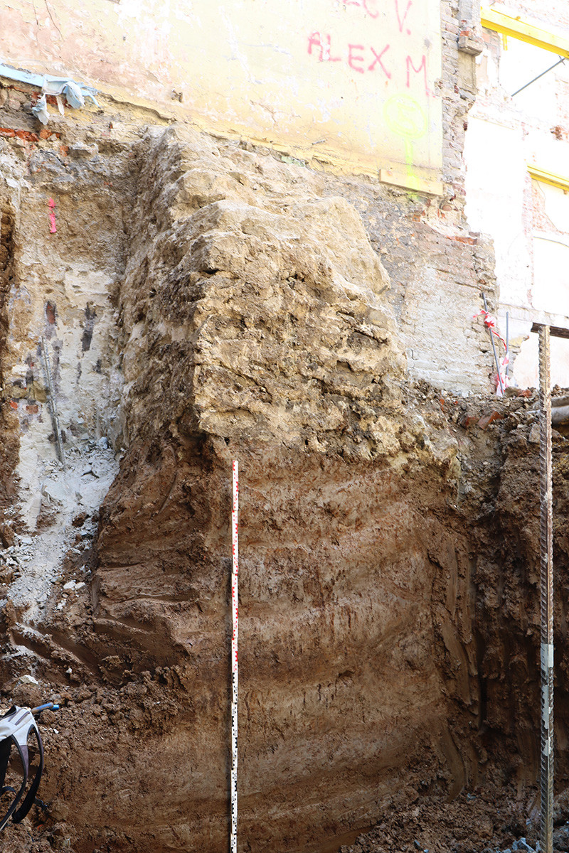 Pile de l’enceinte après terrassement